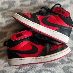 Little kids Nike Court Borough Mid 2 Black/Red size 4.5Y